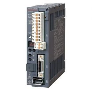 Mitsubishi Digital Servo Drive MR-J4-20TM-PNT-versterker voor nominaal motorvermogen 200W Nieuw in doos